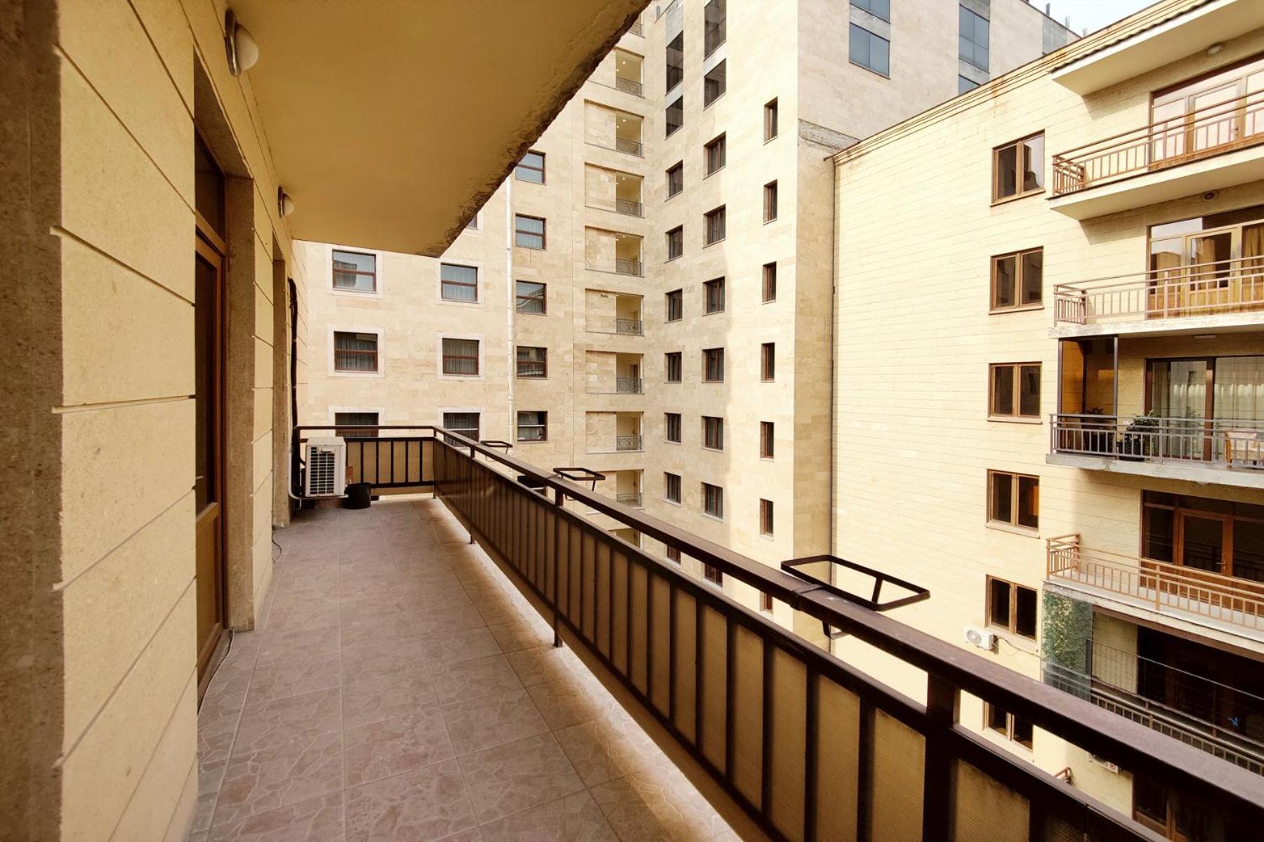 2 Bedroom Apartment On Byuzand Street Yerevan Exterior photo